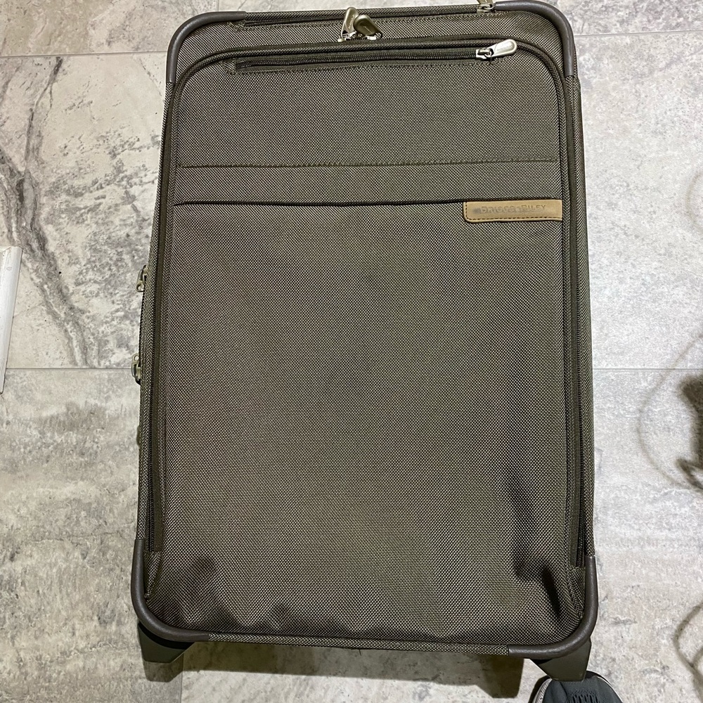 Briggs & Riley luggage, 22 inch, Style U122CX-7